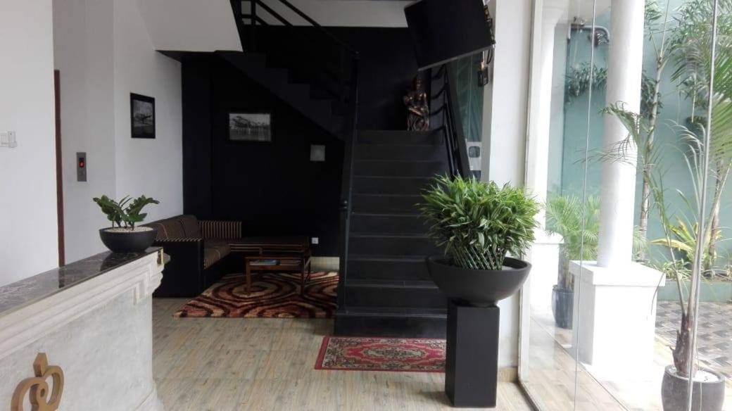 Kings Gate Airport Transit Hotel คาตุนายากา ภายนอก รูปภาพ