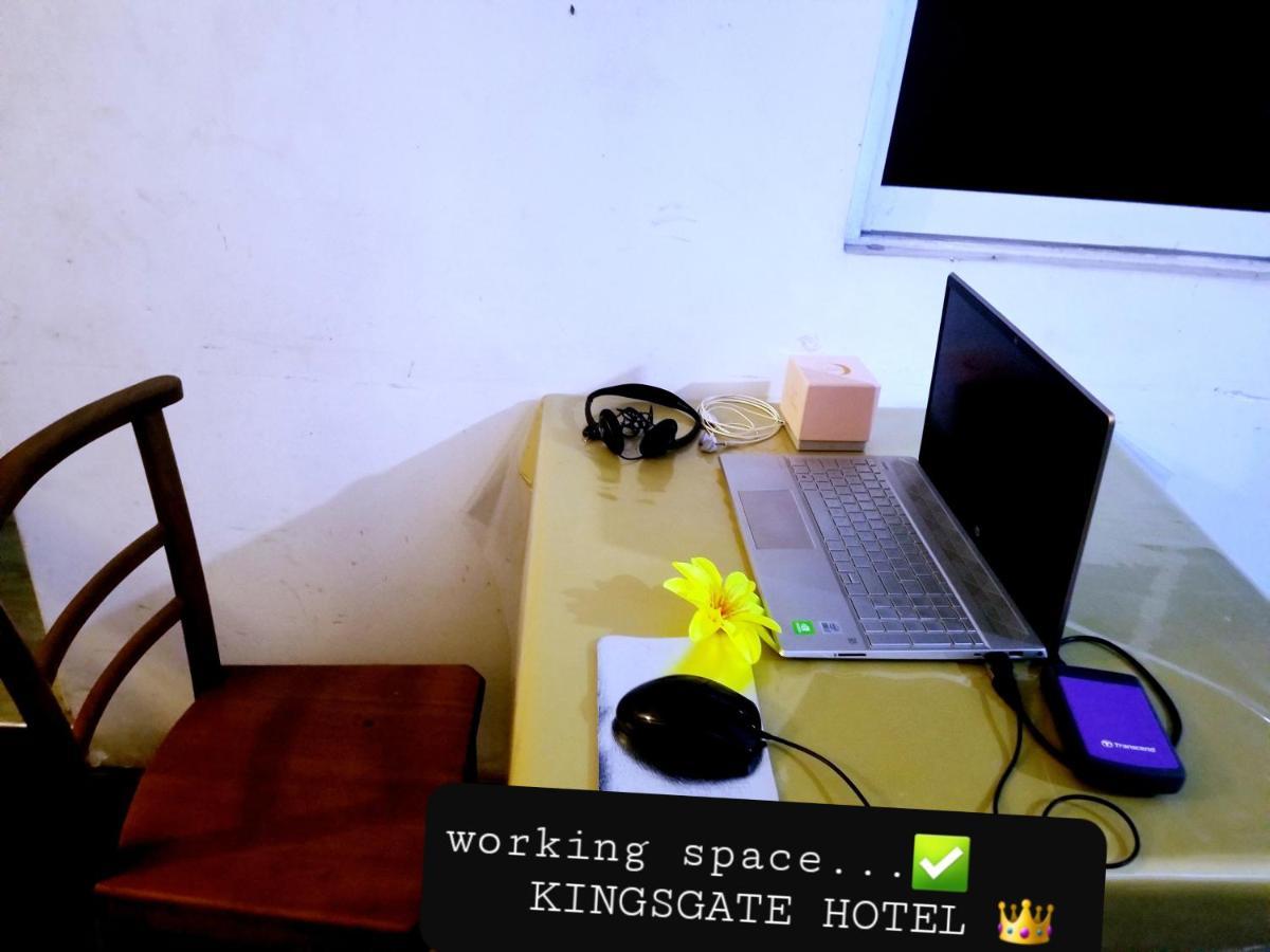 Kings Gate Airport Transit Hotel คาตุนายากา ภายนอก รูปภาพ