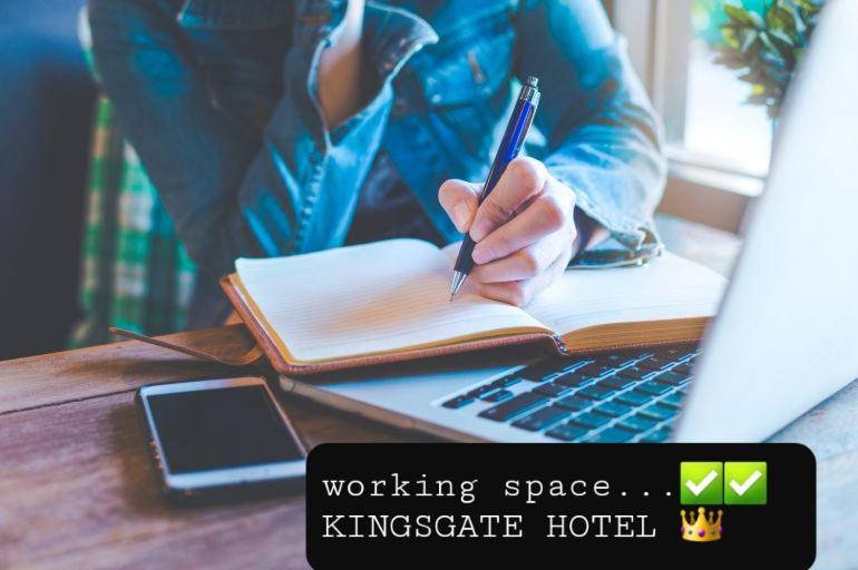 Kings Gate Airport Transit Hotel คาตุนายากา ภายนอก รูปภาพ
