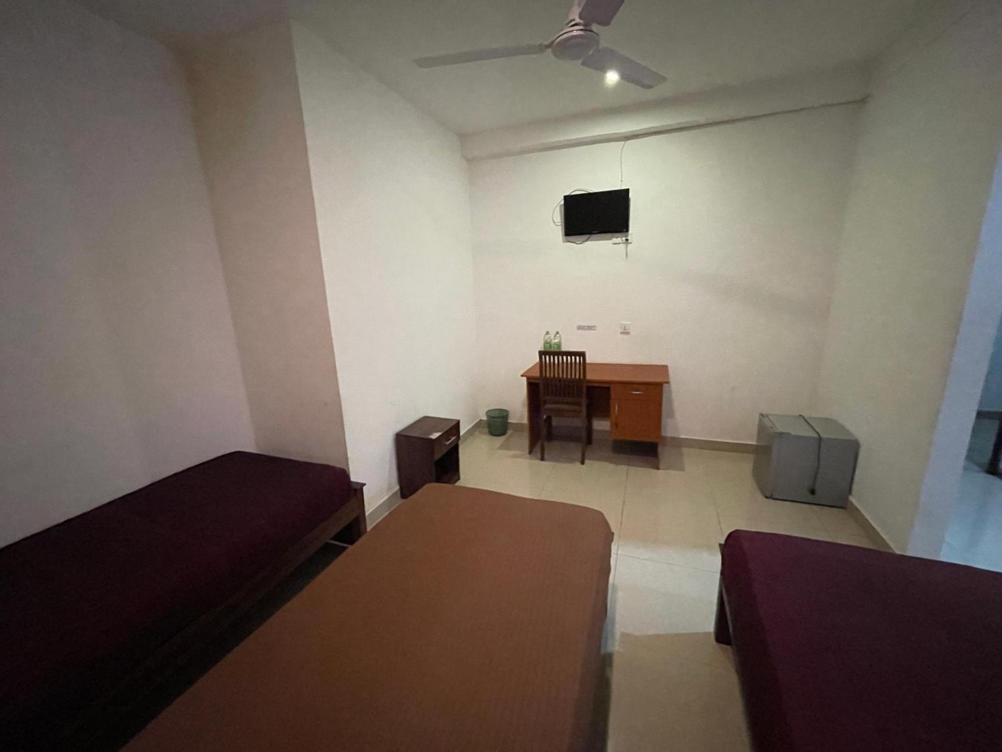 Kings Gate Airport Transit Hotel คาตุนายากา ภายนอก รูปภาพ